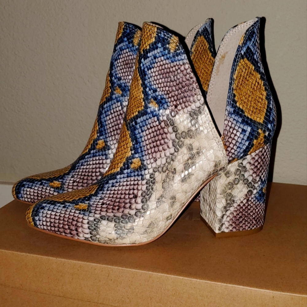 Steve Madden Boots